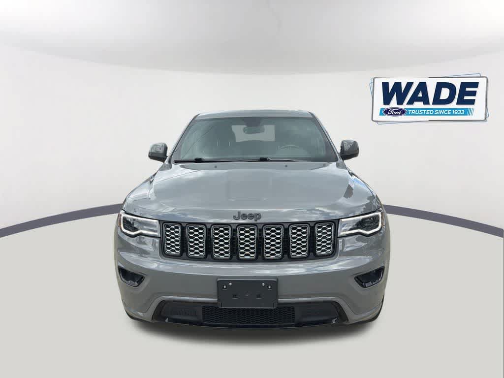 Used 2022 Jeep Grand Cherokee Laredo X AWD/4WD image 2