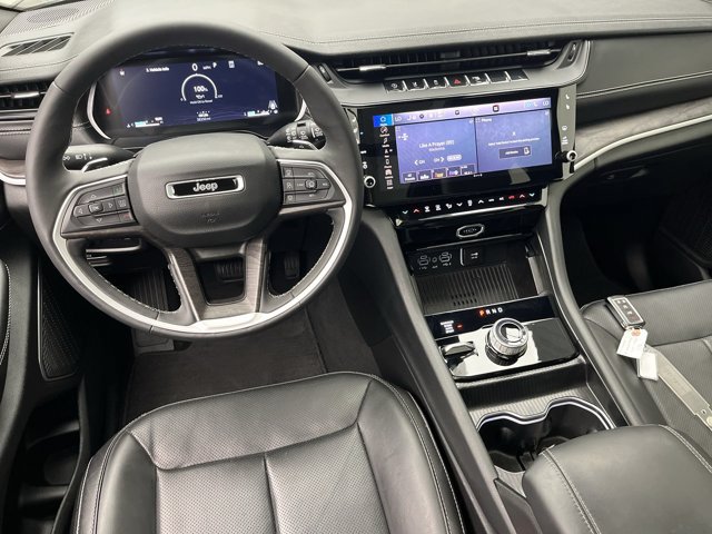 Used 2026 Jeep Grand Cherokee Limited AWD/4WD image 14