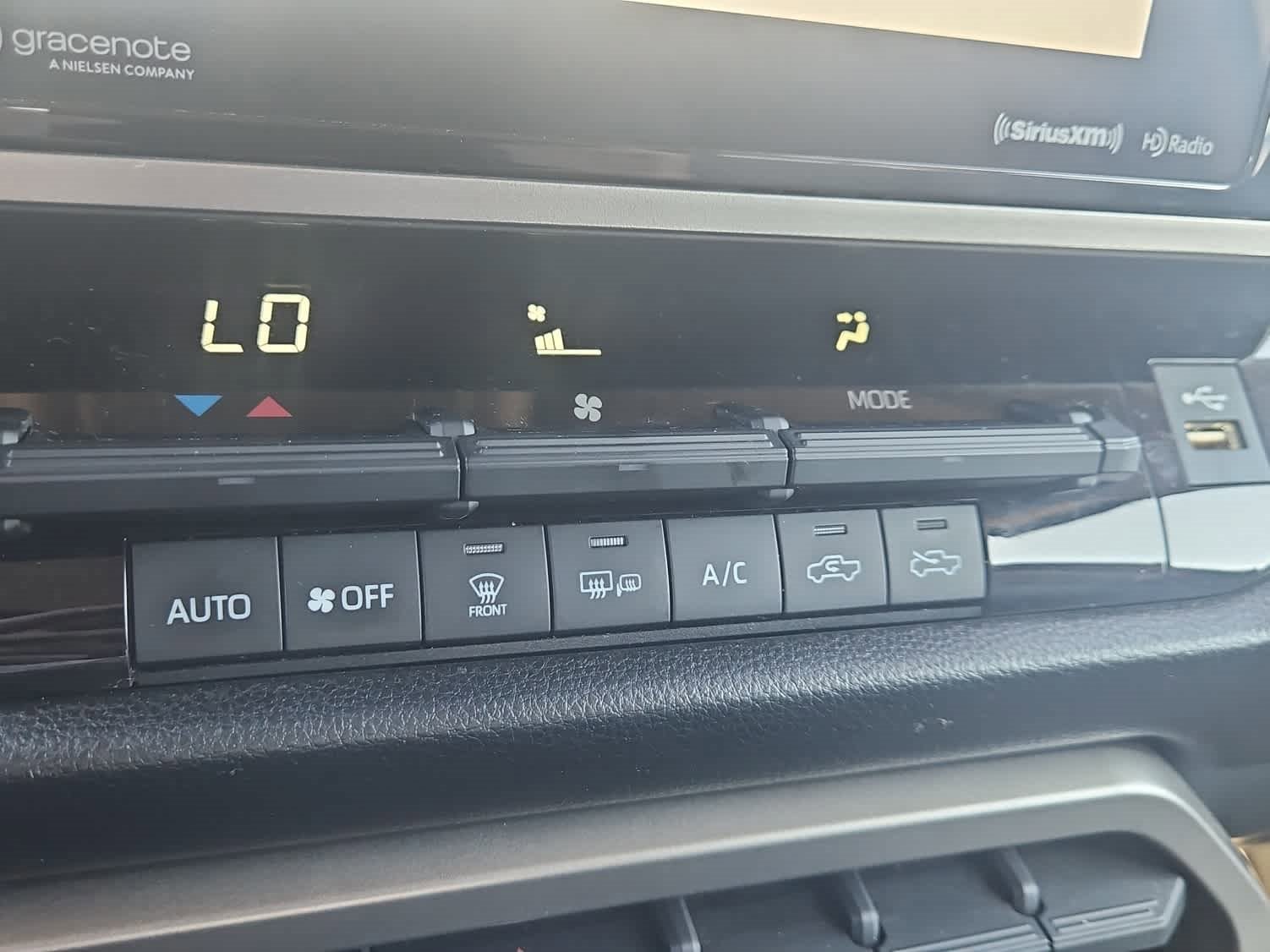 Used 2022 Toyota Tundra SR5 w/ Convenience Package image 17