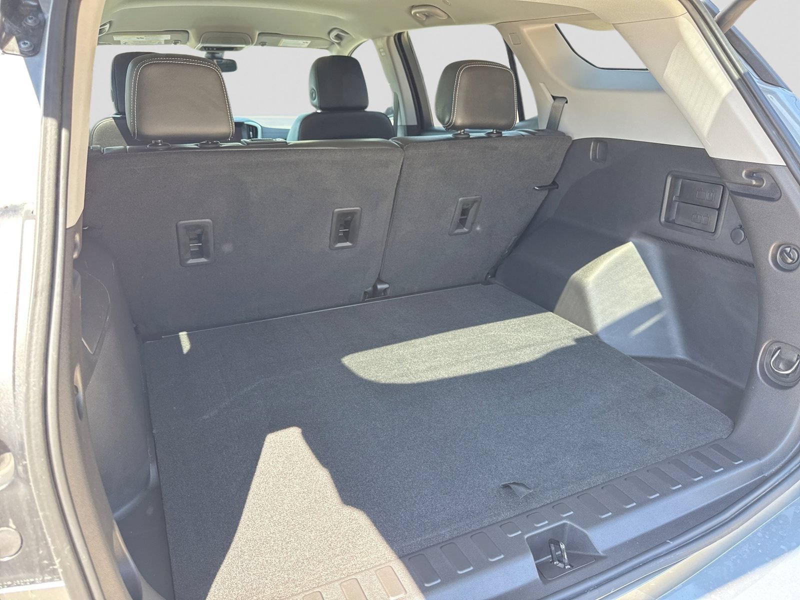 Used 2024 GMC Terrain SLT w/ Elevation Edition AWD/4WD image 40