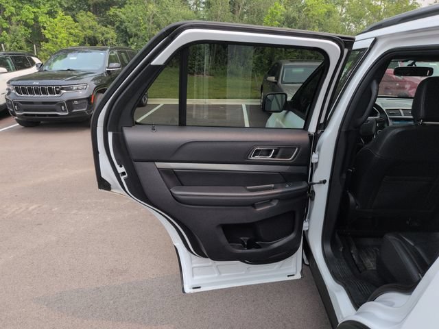 Certified 2018 Ford Explorer XLT w/ Equipment Group 202A AWD/4WD image 21