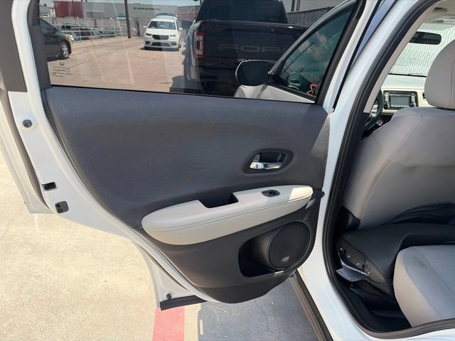 Used 2022 Honda HR-V LX image 5