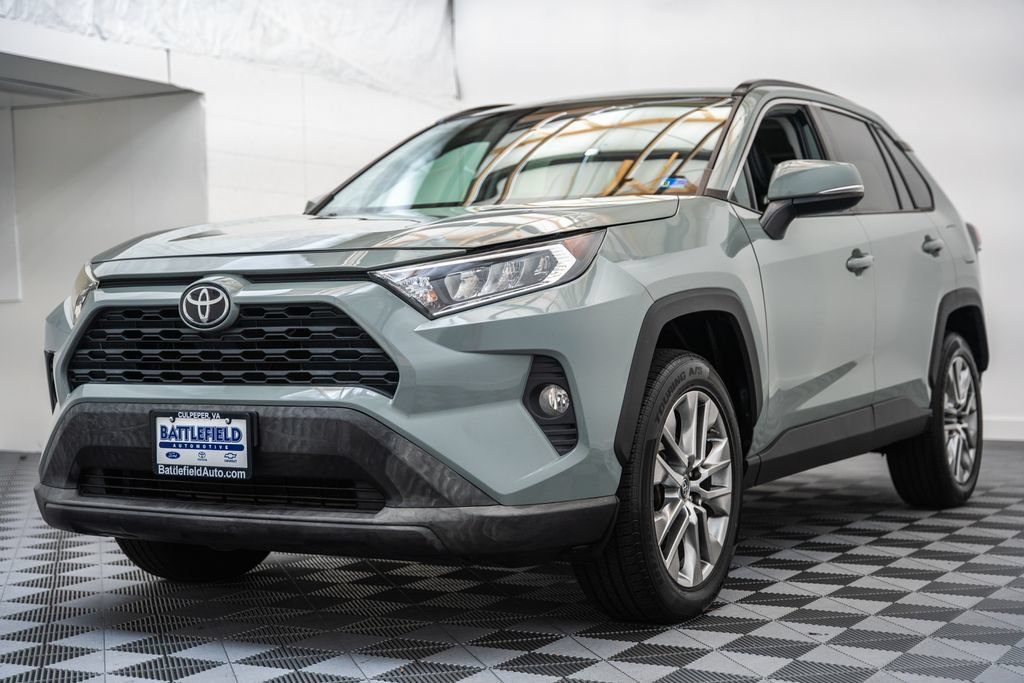 Used 2019 Toyota RAV4 XLE Premium w/ Cold Weather Package AWD/4WD image 3