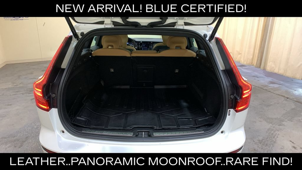 Used 2020 Volvo V60 T5 Momentum w/ Momentum Advanced Package FWD image 19