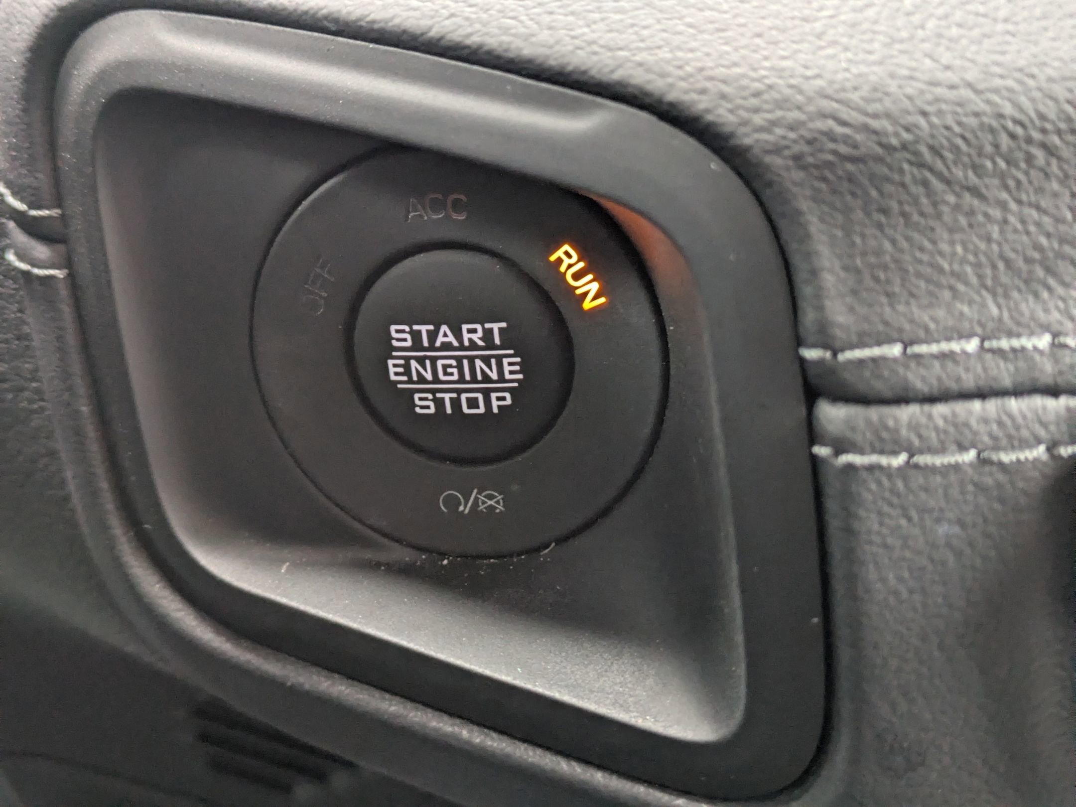 Used 2024 Jeep Wrangler Unlimited Sahara w/ Technology Group image 23