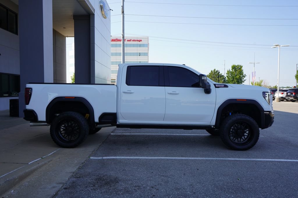 Used 2024 GMC Sierra 2500 AT4X AWD/4WD image 11