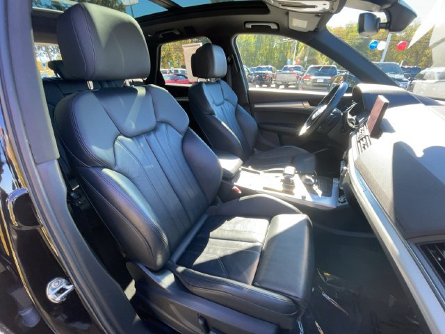 Used 2020 Audi Q5 2.0T Premium w/ Titanium Sport Package AWD/4WD image 34