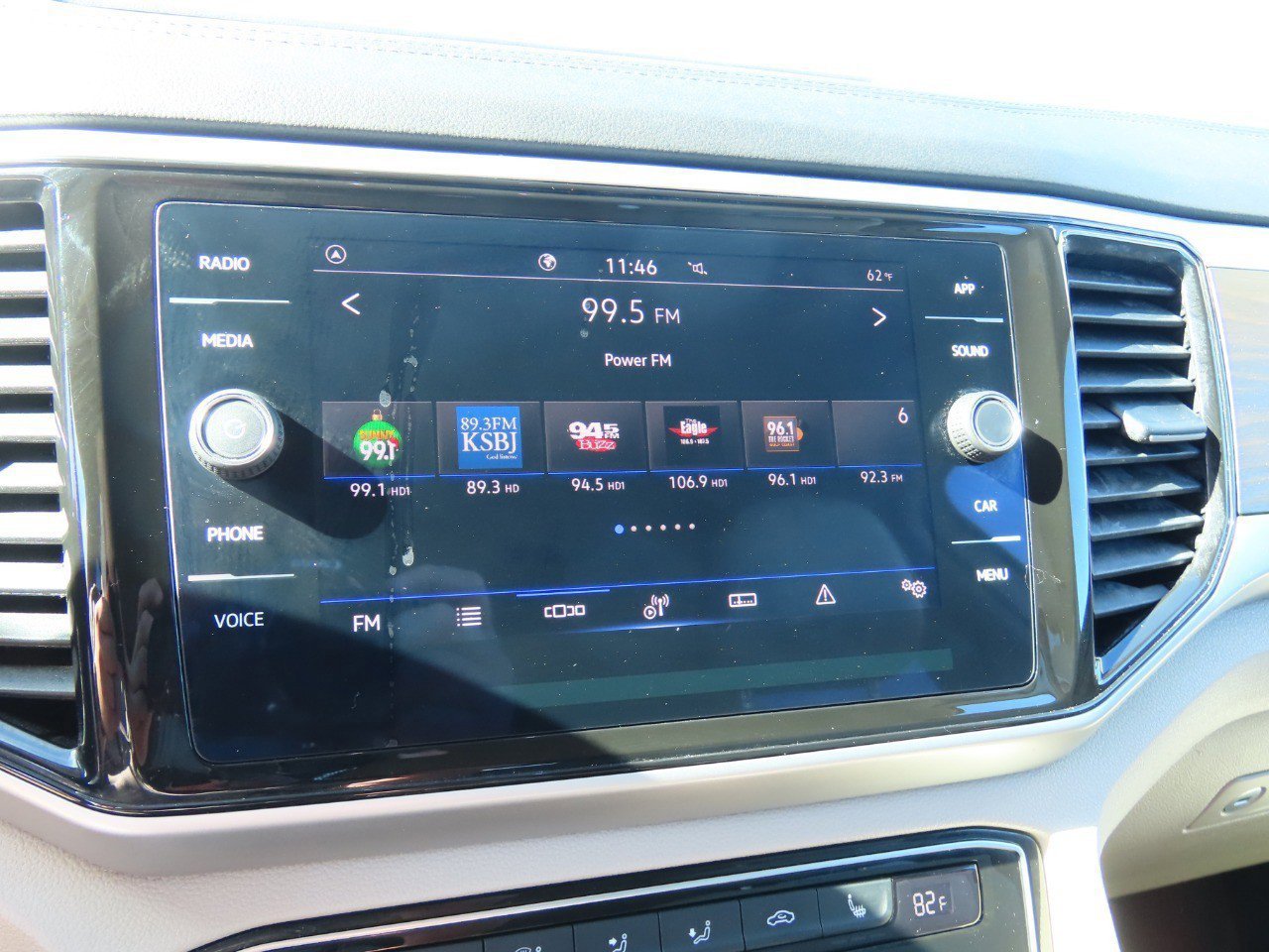 Used 2023 Volkswagen Atlas SE image 31