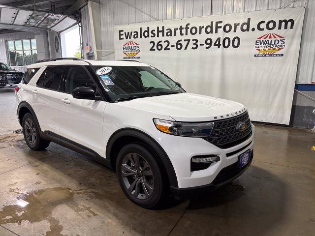 Certified 2024 Ford Explorer XLT w/ Equipment Group 202A AWD/4WD image 2
