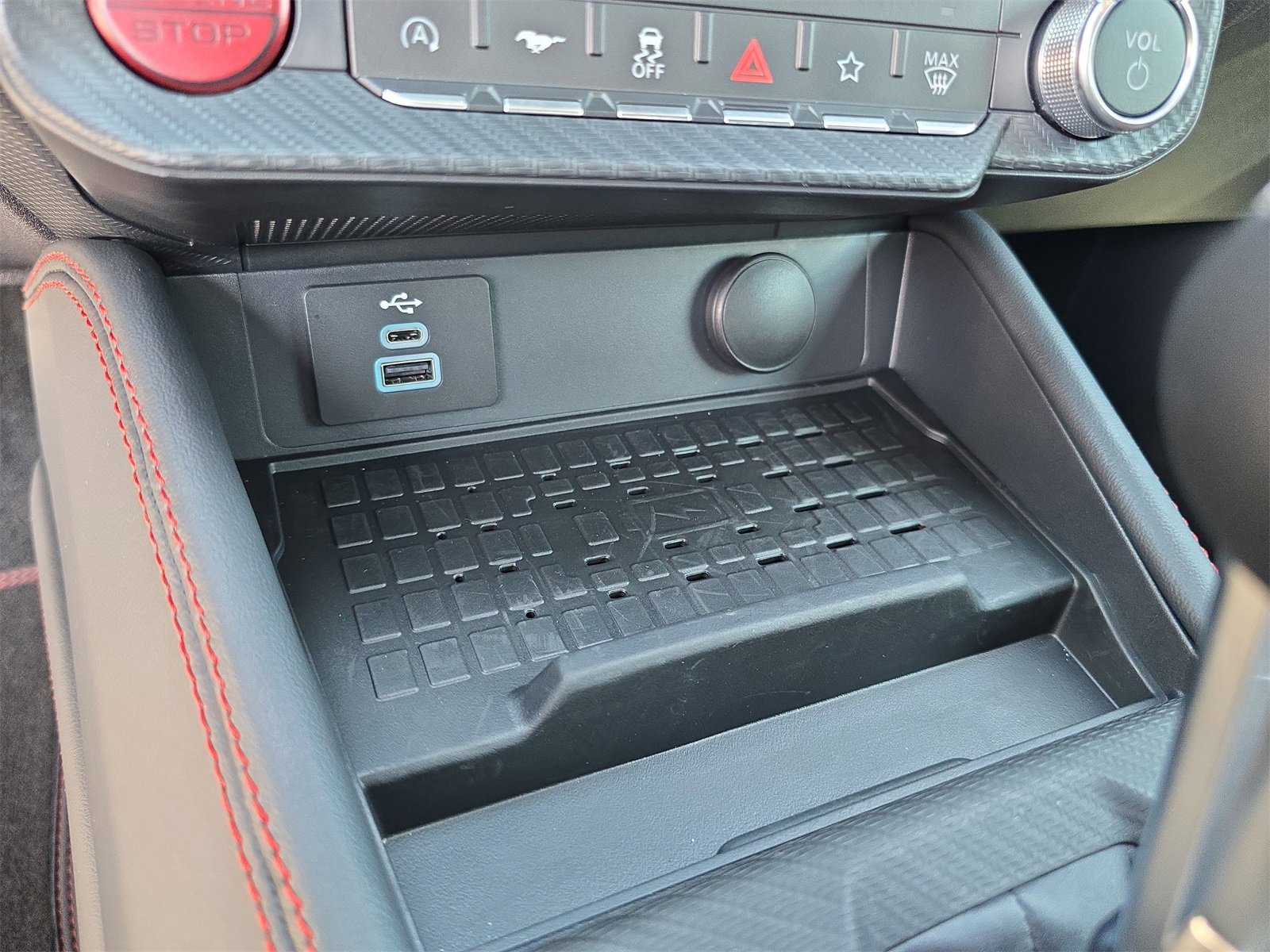 Certified 2024 Ford Mustang Premium image 17