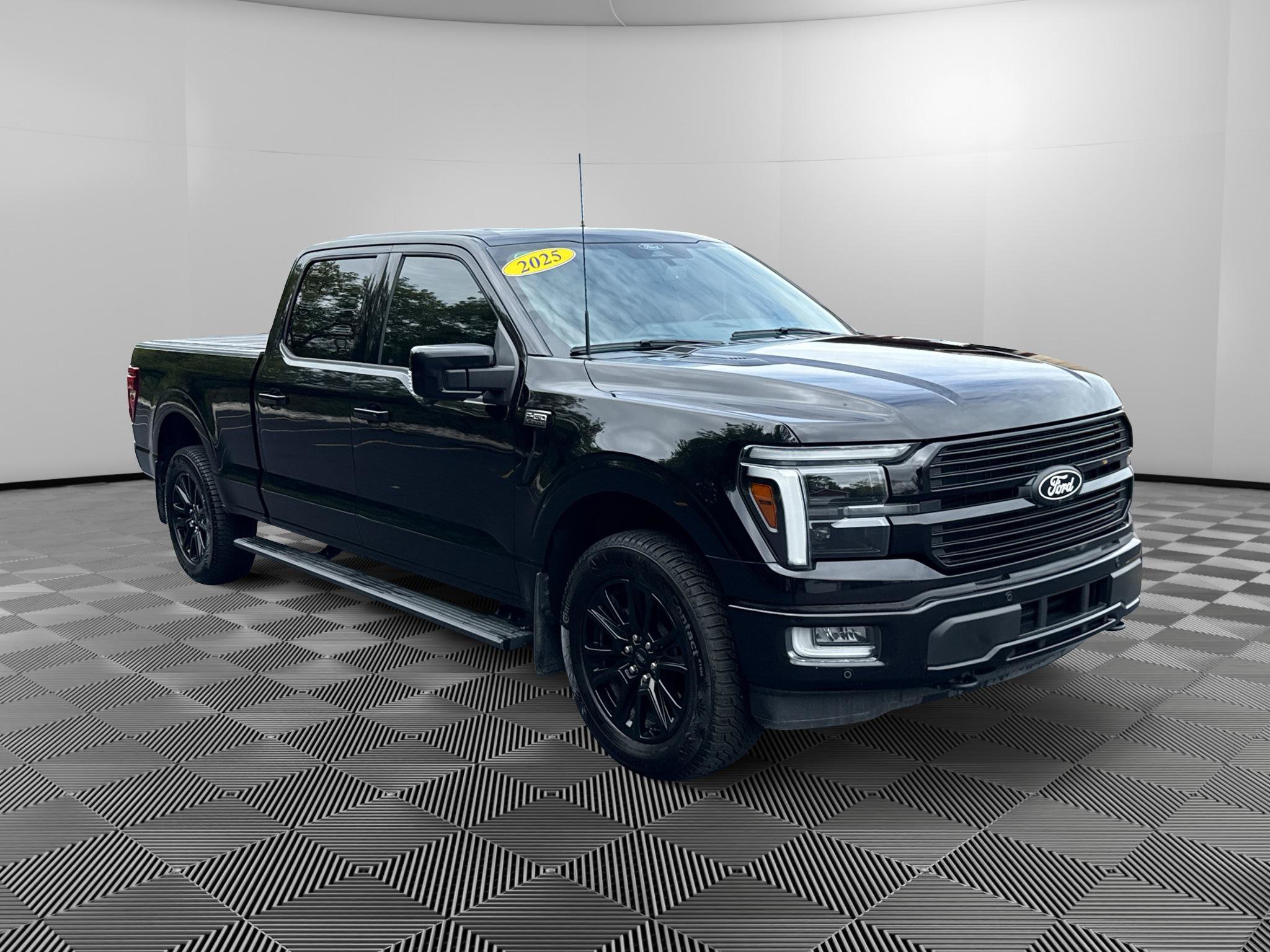 Certified 2025 Ford F150 Platinum w/ FX4 Off-Road Package AWD/4WD image 3