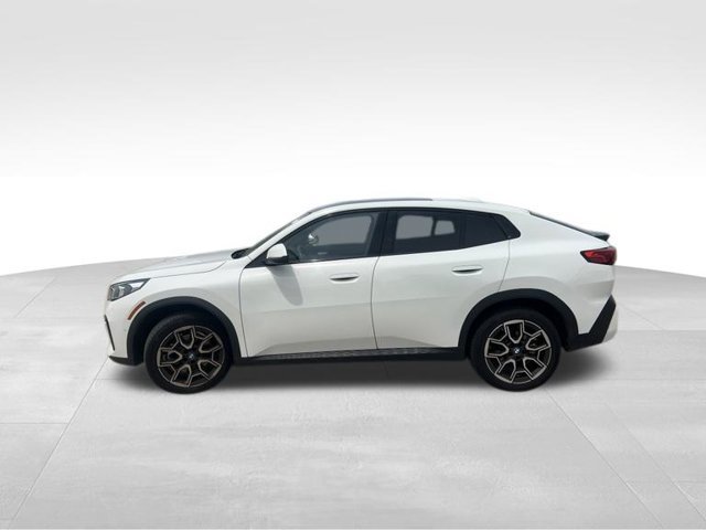 Used 2026 BMW X2 xDrive28i AWD/4WD image 3