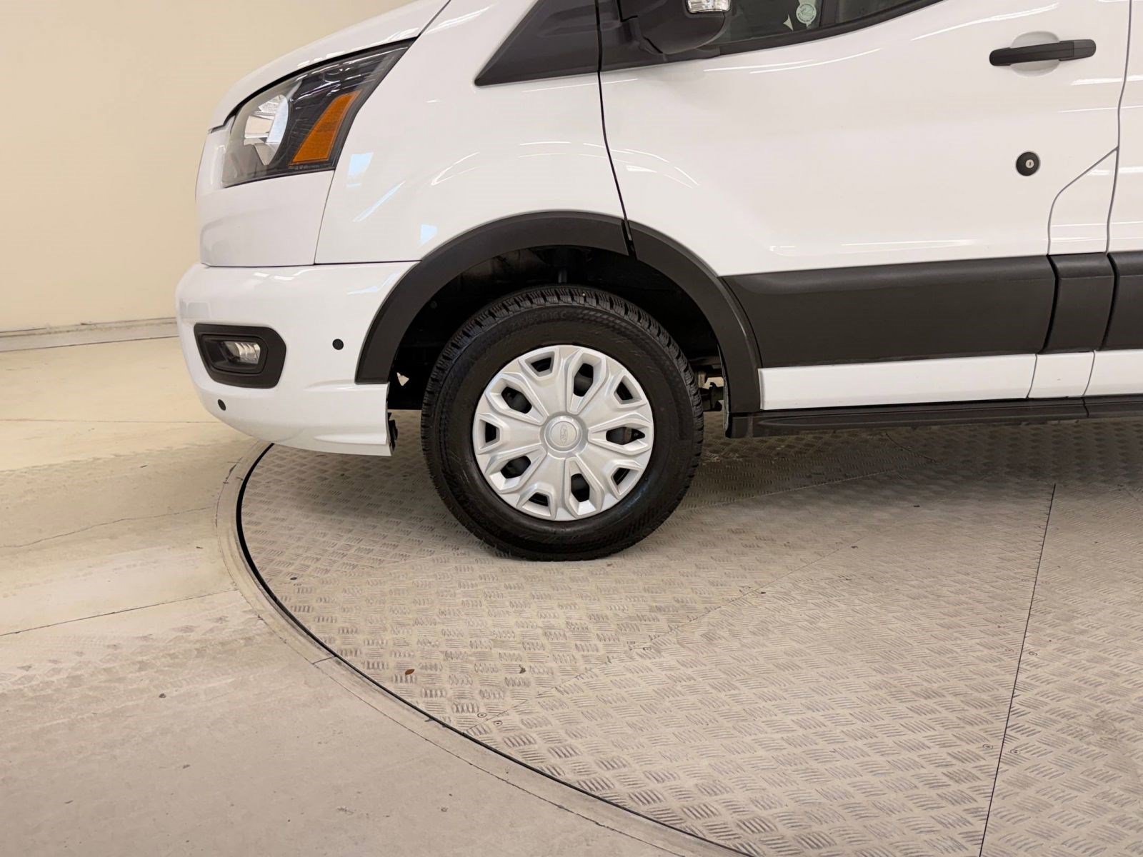 Certified 2025 Ford Transit 350 XLT RWD image 19