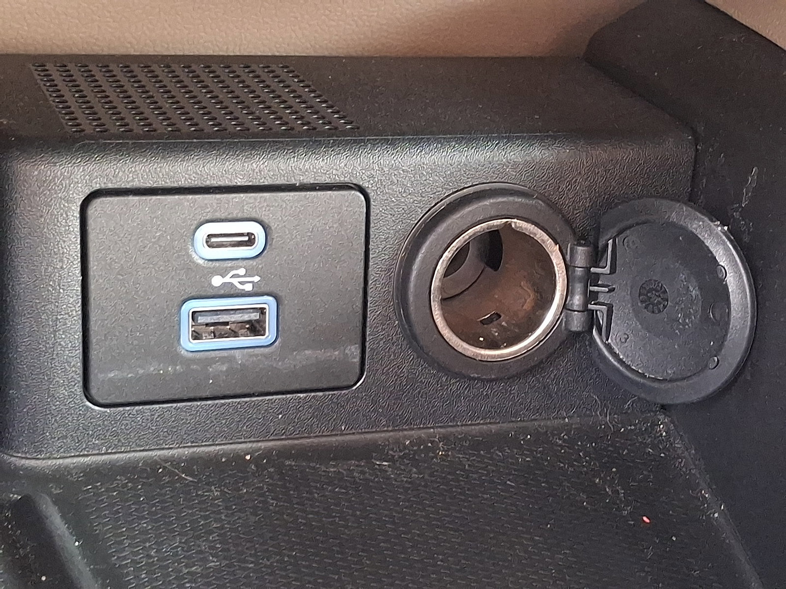 Certified 2022 Ford Escape SEL w/ Technology Package image 25