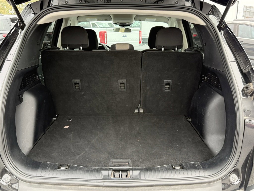 Certified 2022 Ford Escape SE w/ SE Sport Appearance Package image 32