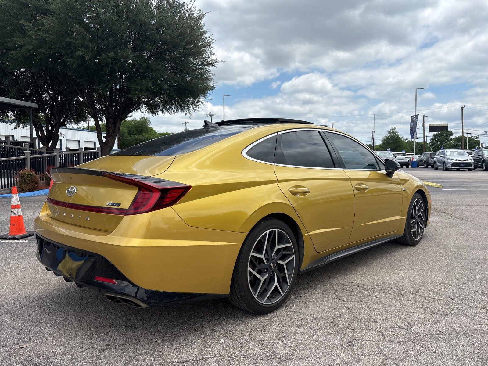 Used 2021 Hyundai Sonata N Line w/ Preferred Accessory Package FWD image 3