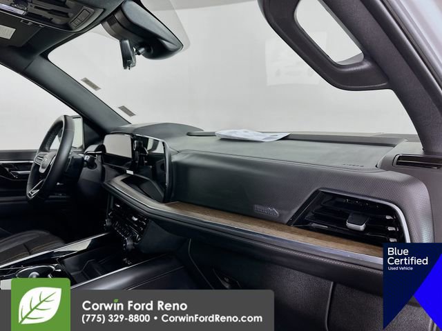 Used 2025 Chevrolet Suburban High Country image 35