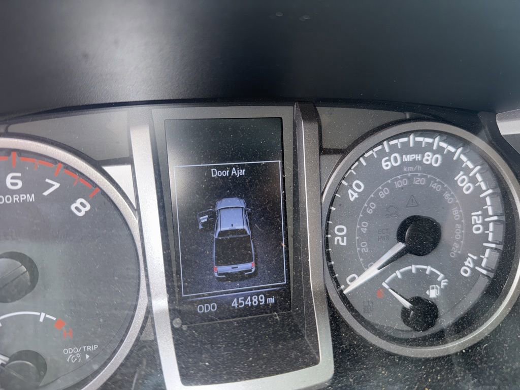 Used 2022 Toyota Tacoma SR5 w/ SR5 Appearance Package (SM) image 8