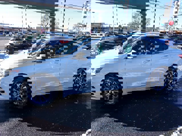 Used 2017 Acura TLX V6 image 4