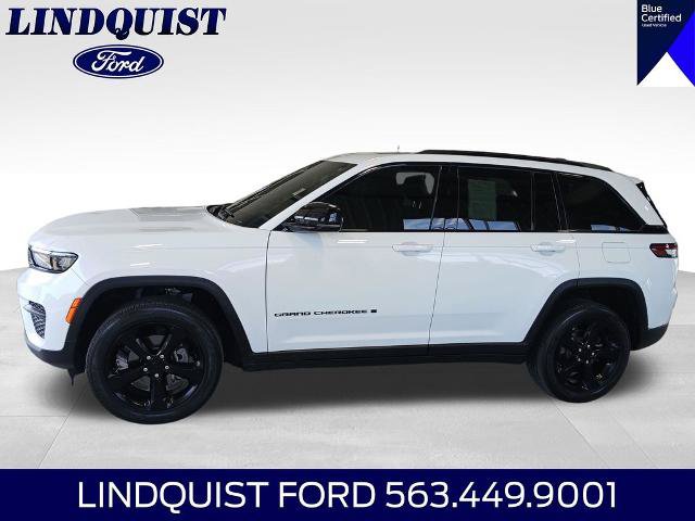 Used 2024 Jeep Grand Cherokee Altitude AWD/4WD image 3