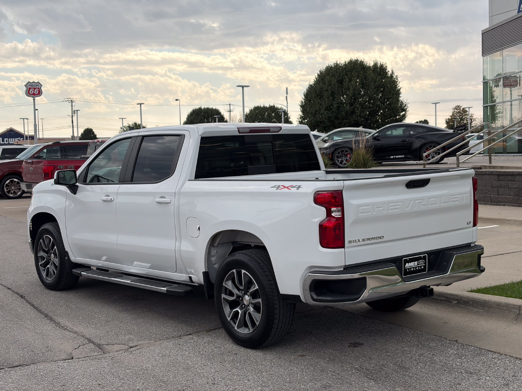 Used 2024 Chevrolet Silverado 1500 LT w/ Leather Package AWD/4WD image 4