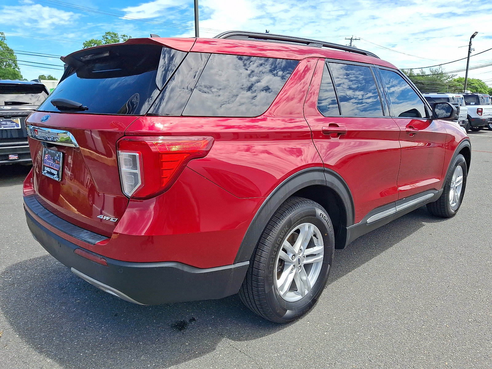 Certified 2022 Ford Explorer XLT w/ Equipment Group 202A AWD/4WD image 11
