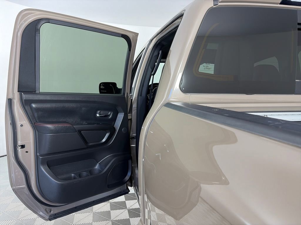 Used 2022 Nissan Titan PRO-4X w/ Pro-4x Convenience Package AWD/4WD image 12