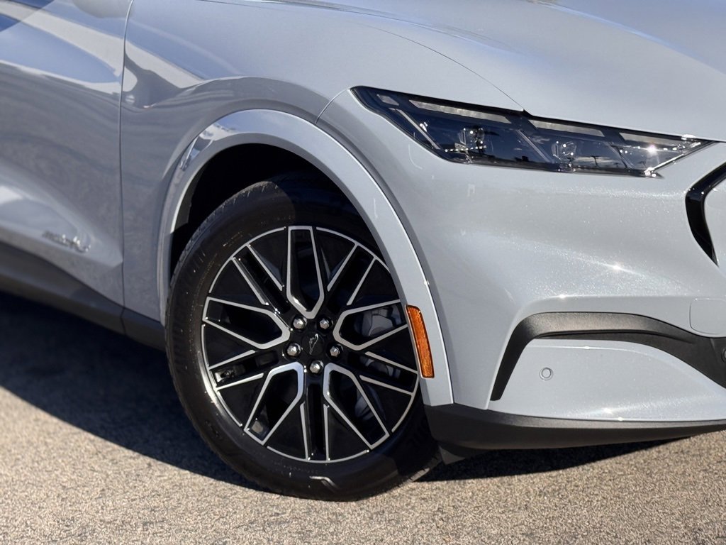 Certified 2025 Ford Mustang Mach-E Premium image 4