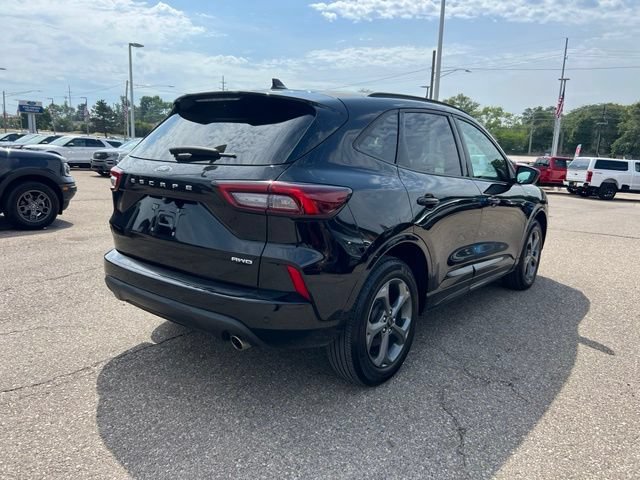 Certified 2024 Ford Escape ST-Line w/ Tech Pack #1 AWD/4WD image 4