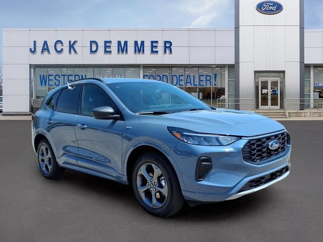 Certified 2024 Ford Escape ST-Line w/ Tech Pack #1 AWD/4WD image 1