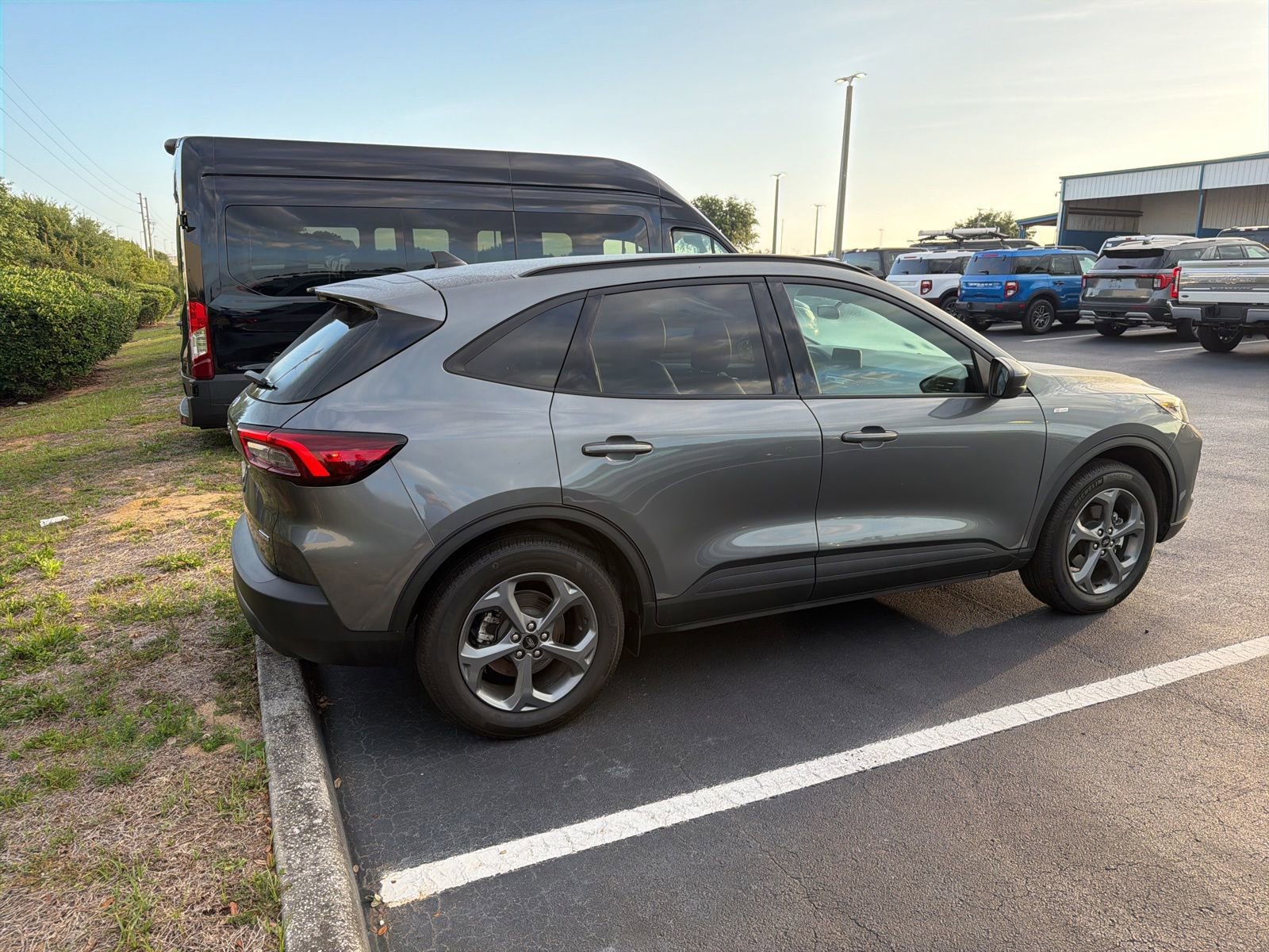 Certified 2025 Ford Escape ST-Line Select AWD/4WD image 6