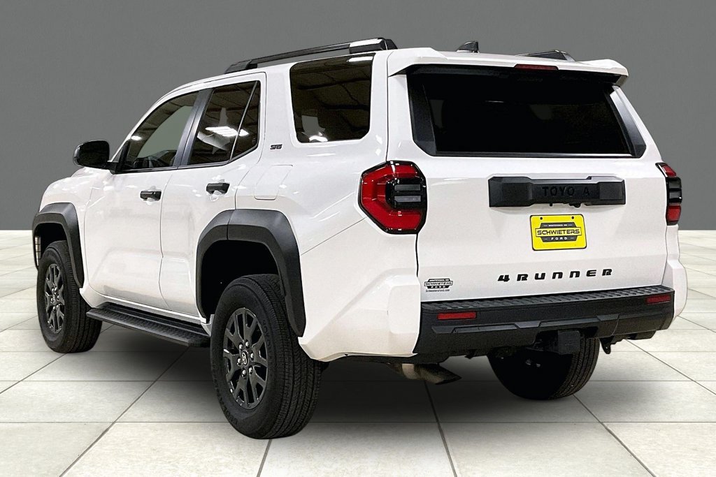 Used 2025 Toyota 4Runner SR5 AWD/4WD image 11