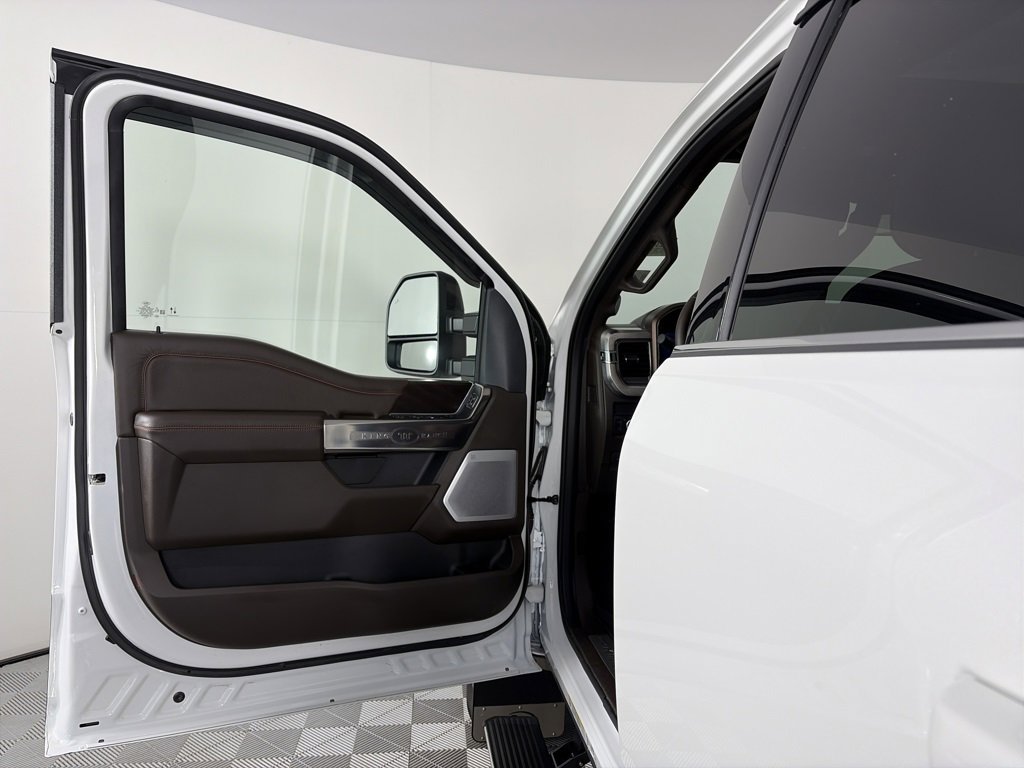 Certified 2025 Ford F450 King Ranch w/ FX4 Off-Road Package image 10