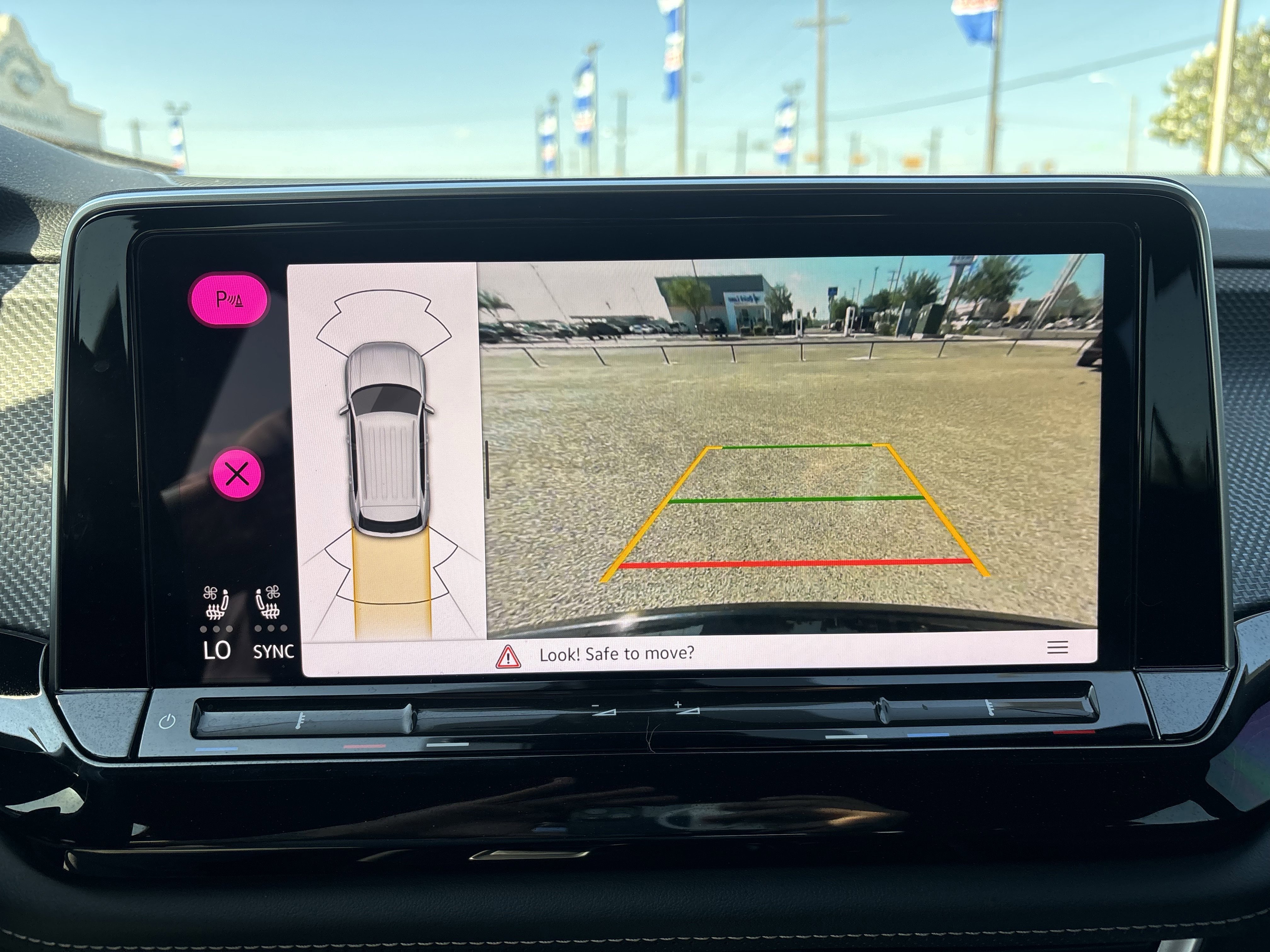 Used 2025 Volkswagen Atlas Cross Sport SEL R-Line image 38