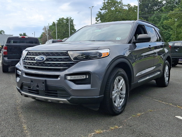 Certified 2023 Ford Explorer XLT w/ Equipment Group 202A AWD/4WD image 4