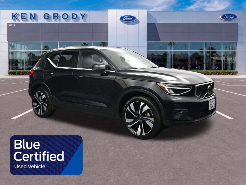 Used 2025 Volvo XC40 B5 Plus