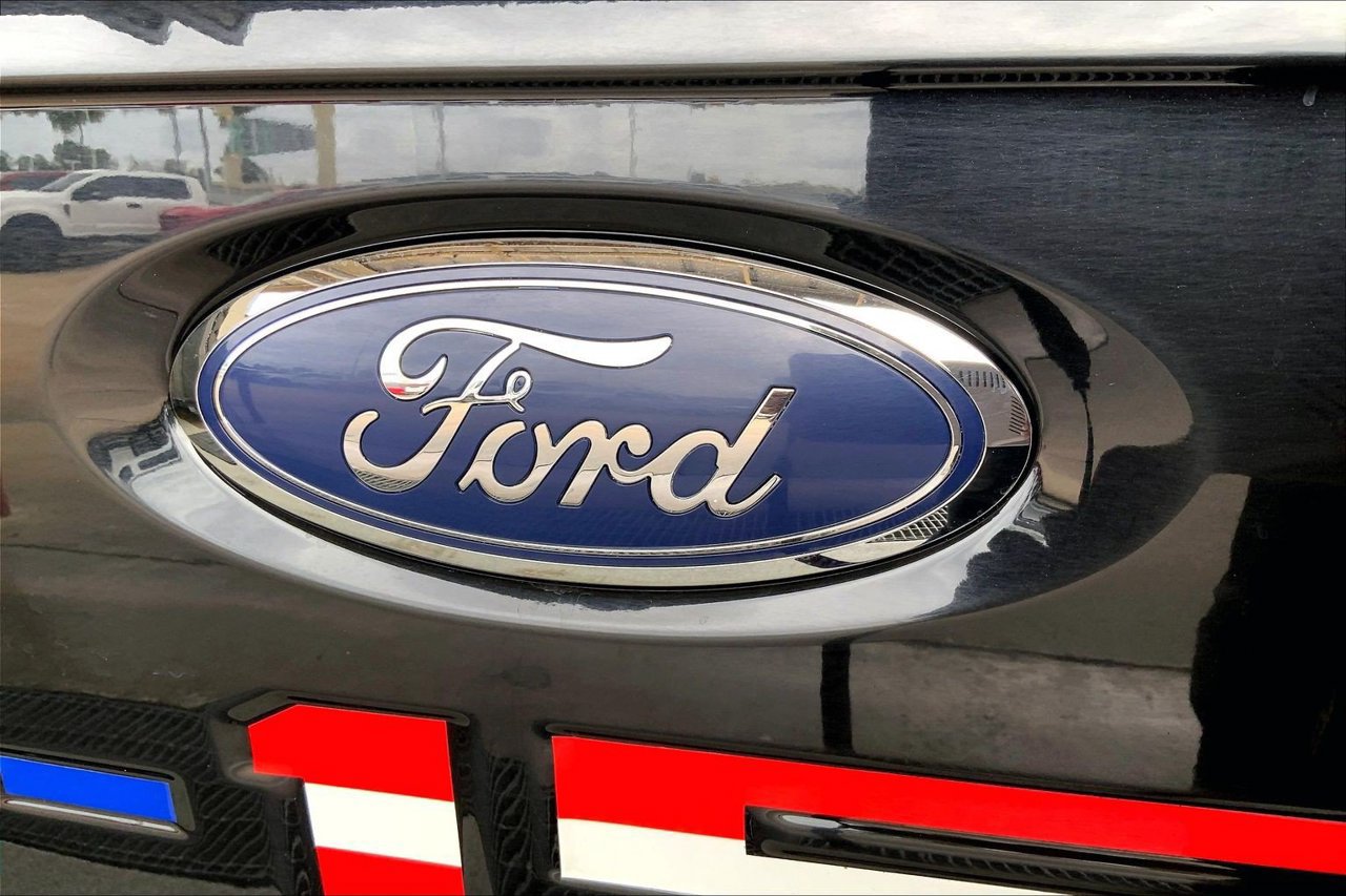 Certified 2022 Ford F150 Lariat w/ Max Trailer Tow Package AWD/4WD image 31
