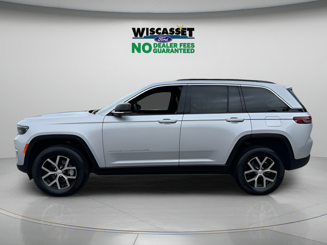 Used 2025 Jeep Grand Cherokee Limited AWD/4WD image 2