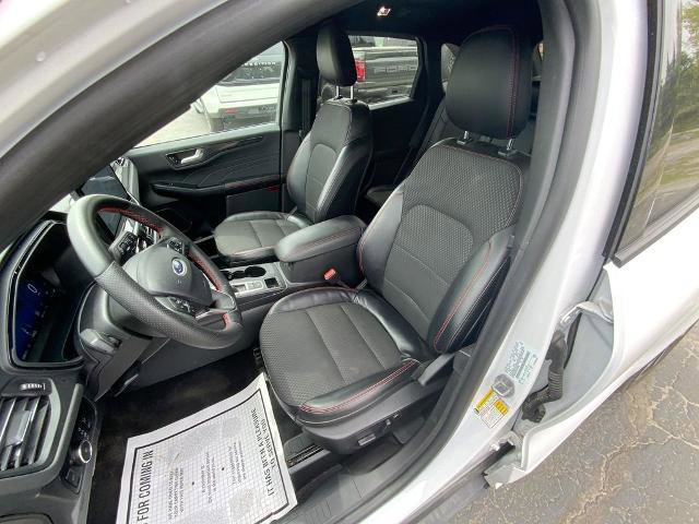 Certified 2023 Ford Escape ST-Line Select w/ Tech Pack #2 AWD/4WD image 11