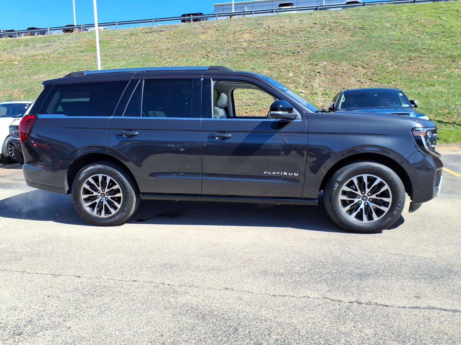 Certified 2025 Ford Expedition Platinum image 2