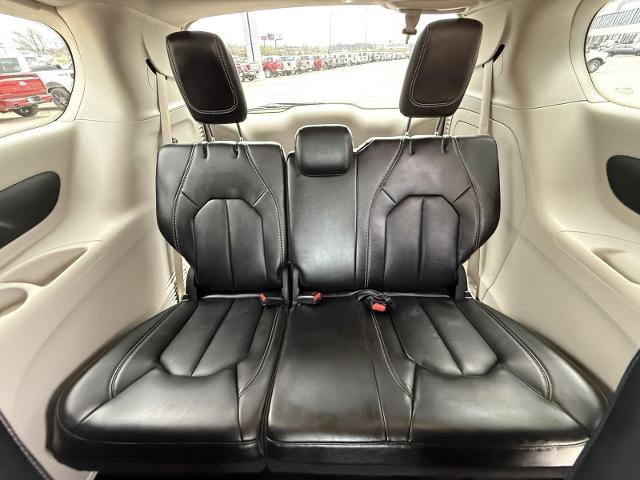 Used 2024 Chrysler Pacifica Limited FWD image 28