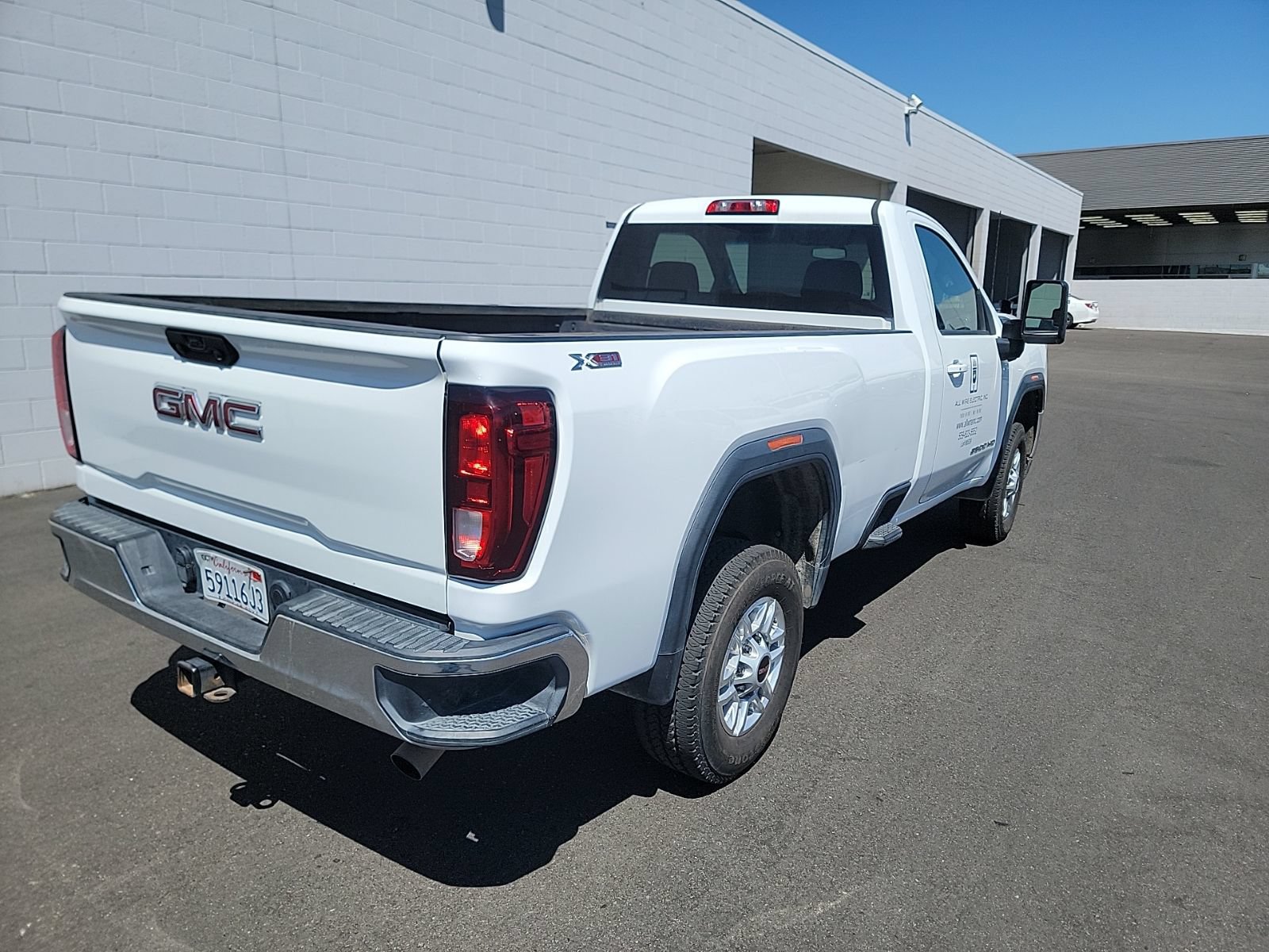 Used 2022 GMC Sierra 2500 SLE w/ SLE Convenience Package AWD/4WD image 3