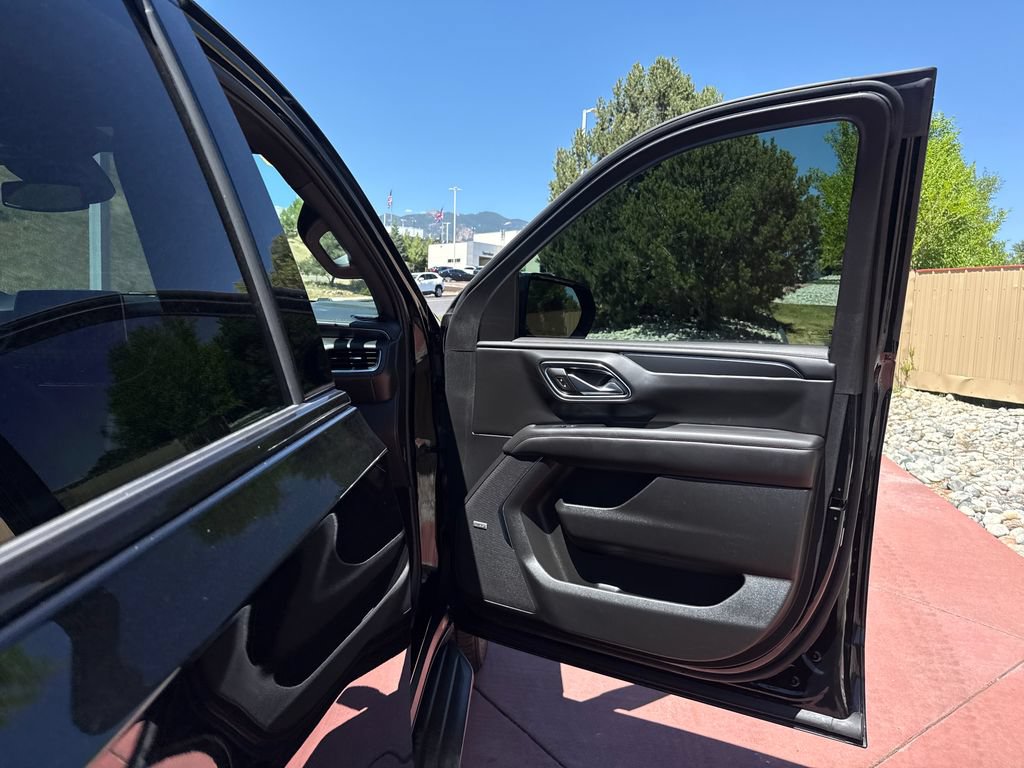 Used 2024 Chevrolet Tahoe RST w/ Luxury Package AWD/4WD image 34