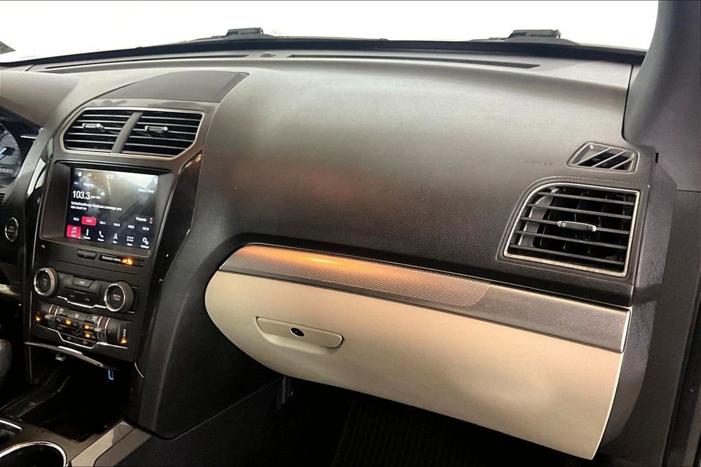 Certified 2019 Ford Explorer XLT w/ Equipment Group 202A FWD image 11