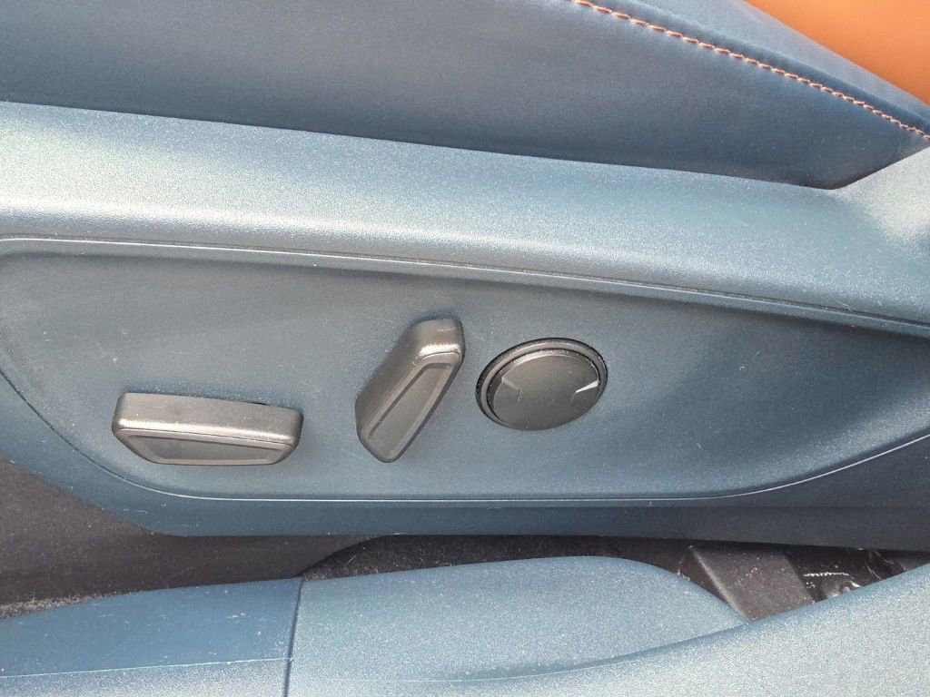 Certified 2024 Ford Maverick Lariat FWD image 17