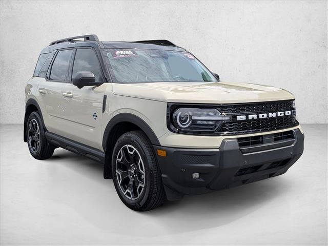 Certified 2025 Ford Bronco Sport Outer Banks w/ Outer Banks Tech Package+ AWD/4WD image 3