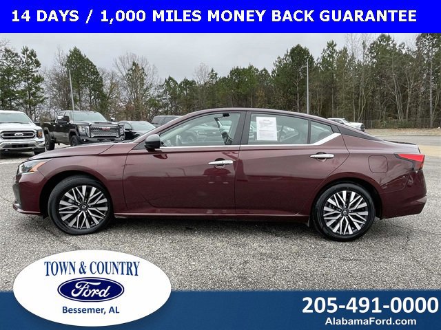 Used 2024 Nissan Altima 2.5 SV image 2