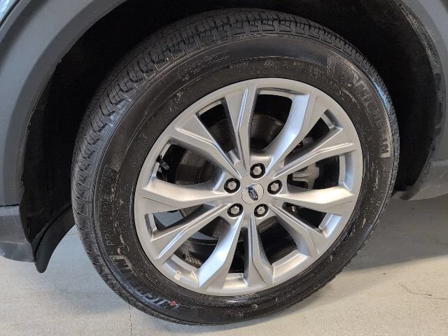 Certified 2023 Ford Explorer XLT w/ Equipment Group 202A AWD/4WD image 9