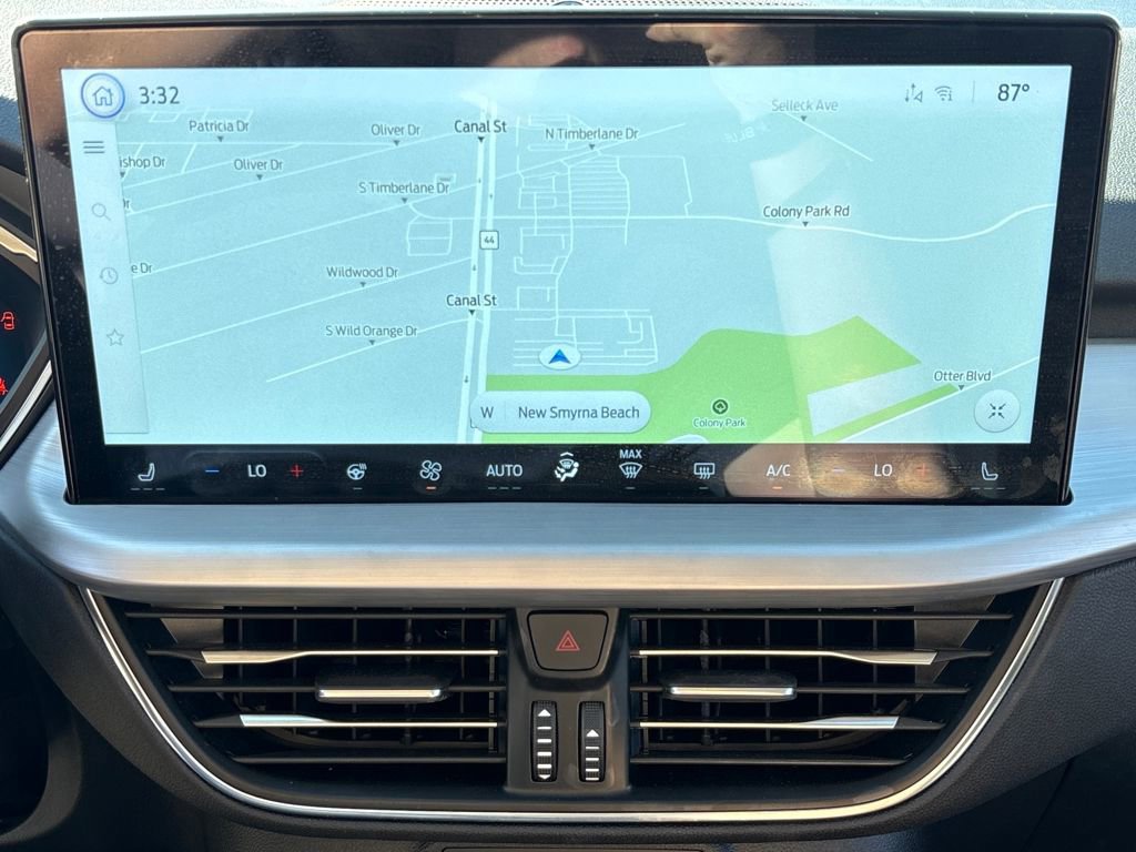 Certified 2025 Ford Escape SE w/ PHEV Premium Package image 24