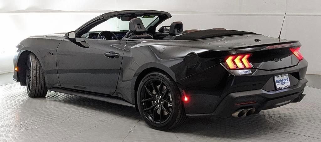 Certified 2025 Ford Mustang GT Premium RWD image 4